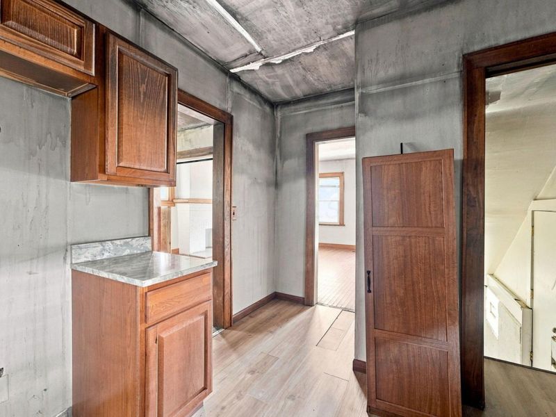180 Brehl Avenue , Columbus, OH 43222 Photo 17