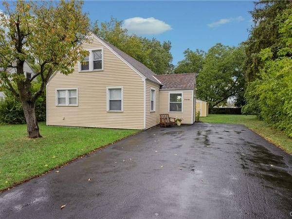41 Grover Street , East Syracuse, NY 13057