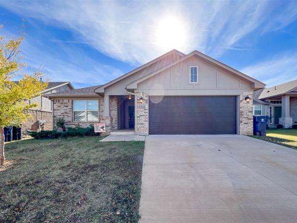12932 NW 3rd Terrace, Yukon, OK 73099