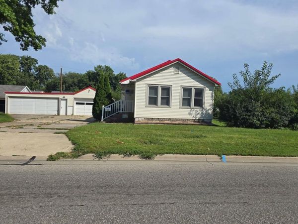 1821 E Ridgeway Avenue, Waterloo, IA 50702