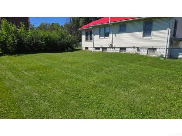1821 E Ridgeway Avenue, Waterloo, IA 50702