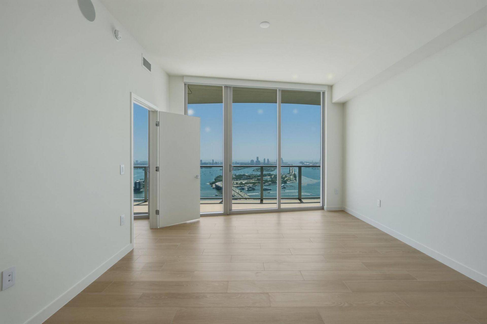 1400 Biscayne Boulevard, Unit 4304, Miami, FL 33132 Photo