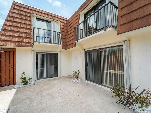 3900 SE County Line Road, Jupiter, FL 33469