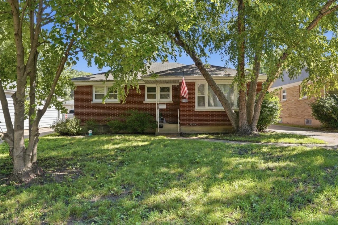 271 Dalton Avenue, Mundelein, IL 60060 Main Photo