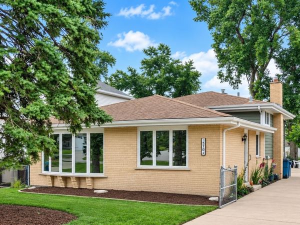 570 W Crockett Avenue , Elmhurst, IL 60126