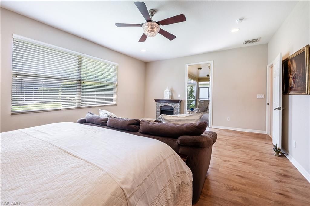 3911 Aurora Ct, Naples, FL 34116 Photo