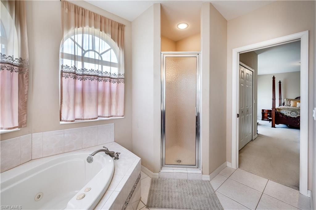 3911 Aurora Ct, Naples, FL 34116 Photo