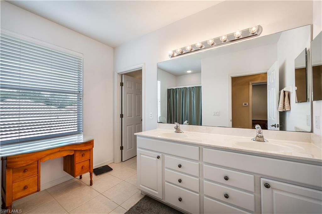 3911 Aurora Ct, Naples, FL 34116 Photo