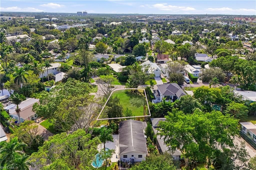 1165 8th Ter N, Naples, FL 34102 Photo
