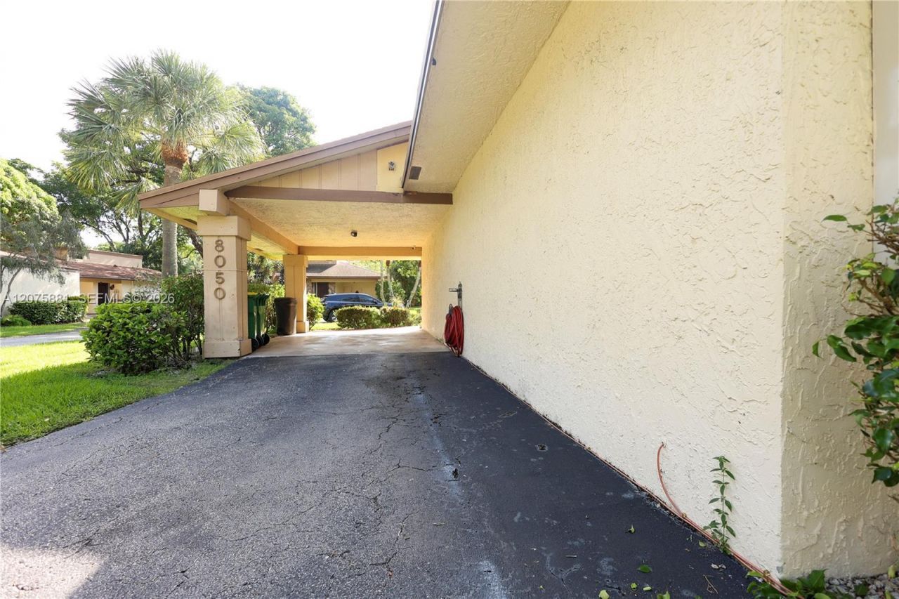8050 Palmetto Palm Cir , Unit 55, Tamarac, FL 33321 Photo