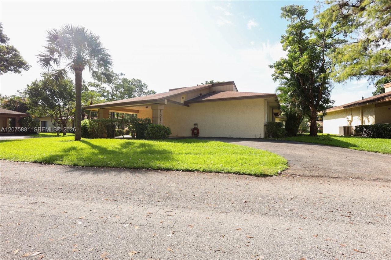 8050 Palmetto Palm Cir , Unit 55, Tamarac, FL 33321 Photo