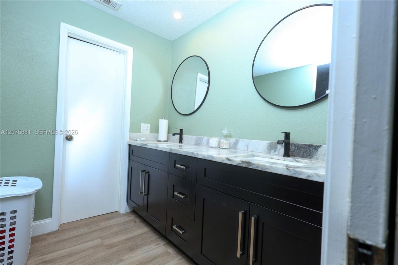 8050 Palmetto Palm Cir , Unit 55, Tamarac, FL 33321 Photo
