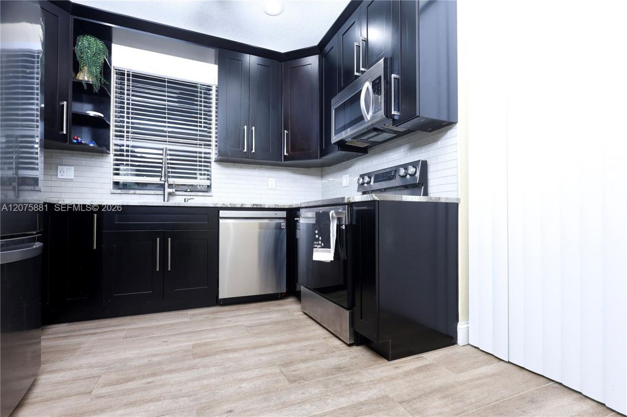 8050 Palmetto Palm Cir , Unit 55, Tamarac, FL 33321 Photo