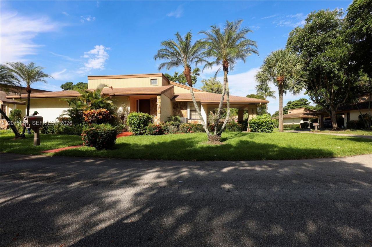 8050 Palmetto Palm Cir , Unit 55, Tamarac, FL 33321 Photo