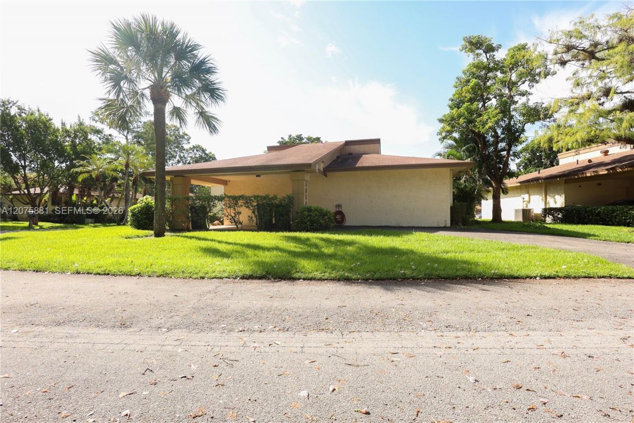 8050 Palmetto Palm Cir , Unit 55, Tamarac, FL 33321 Photo