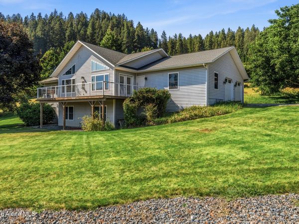 7446 Sundance Ln , Bonners Ferry, ID 83805