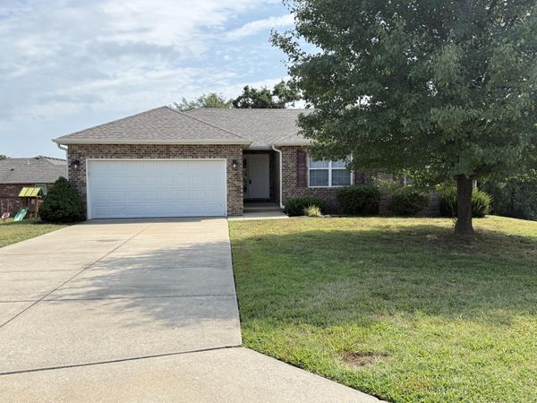 141 Jade Court, Hollister, MO 65672