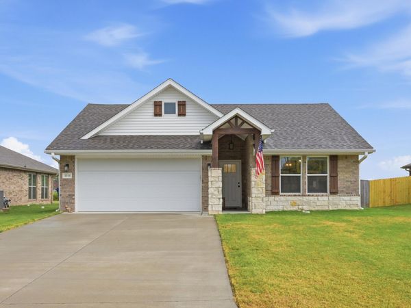 1311 Foundry Drive , Carthage, MO 64836