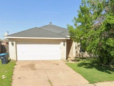 8704 Hunters Creek Drive, Fort Worth, TX 76123