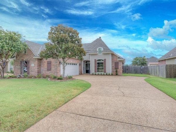 403 Half Moon Lane, Bossier City, LA 71111