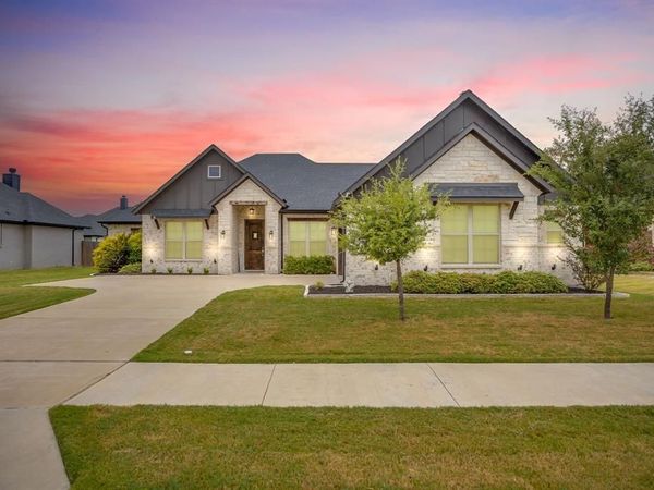 112 Steves Way, Waxahachie, TX 75165