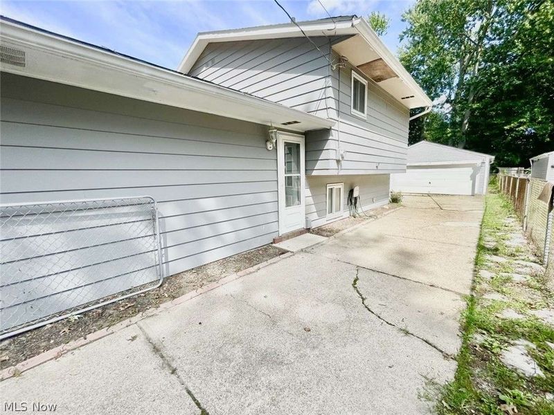 4885 Lear Nagle Road, North Ridgeville, OH 44039 Photo 22