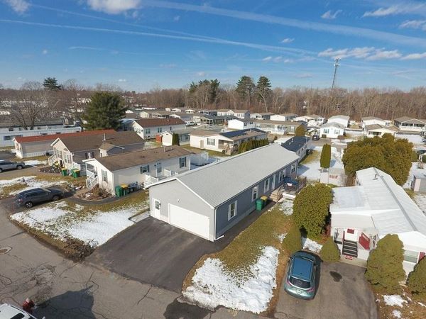 16 Jason Way, Unit 16, West Bridgewater, MA 02379