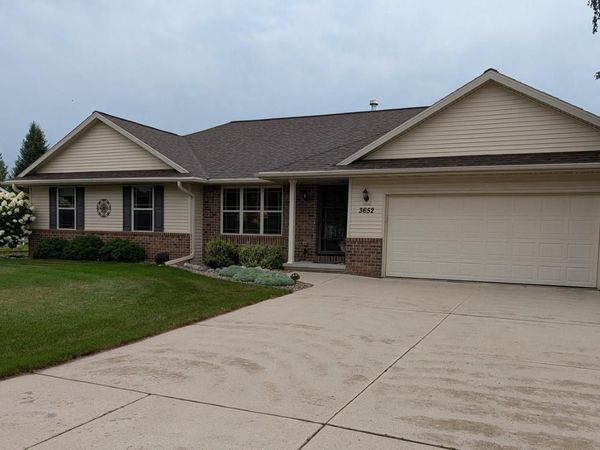 3652 S RIDGE ROAD, De Pere, WI 54115