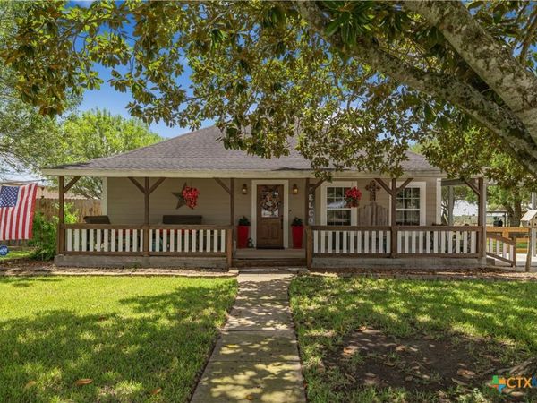 3393 E State Hwy 111 , Yoakum, TX 77995
