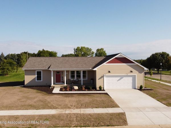 1402 Kelcrasta Drive, St. Johns, MI 48879