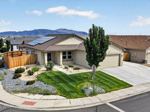 182 Royal Oaks Drive, Fernley, NV 89408