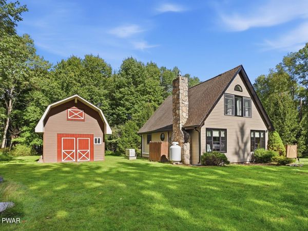 106 Smithview Drive , Greentown, PA 18426
