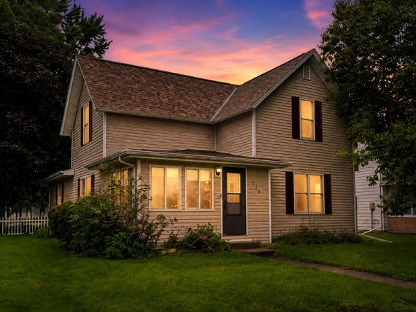 206 Warner Street, Colo, IA 50056