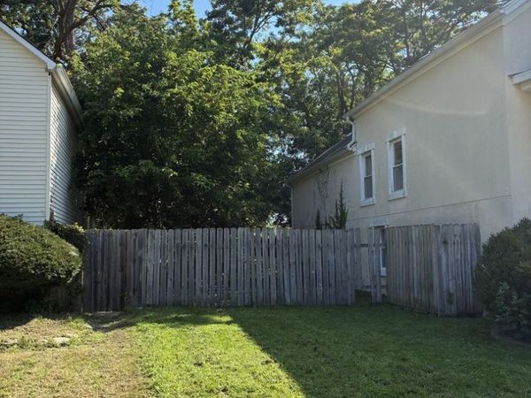 10137 S Beverly Avenue, Chicago, IL 60643