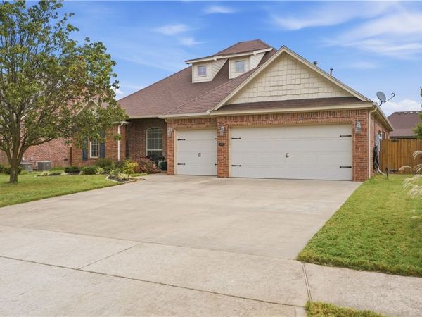 4005 SW Banbury Drive, Bentonville, AR 72713