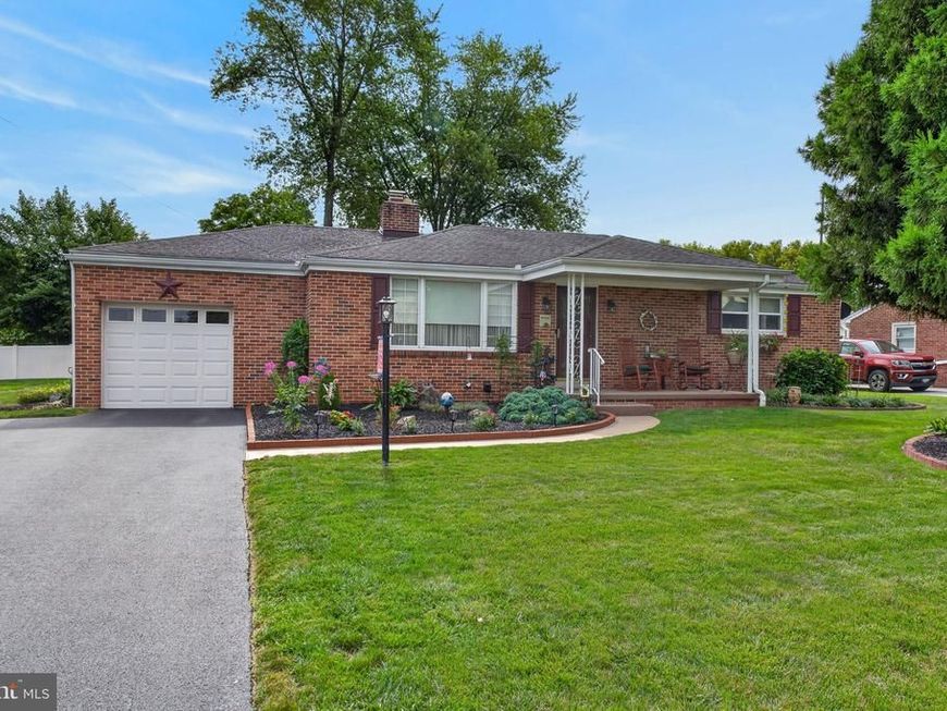 2274 Maple Road, York, PA 17408 Main Photo