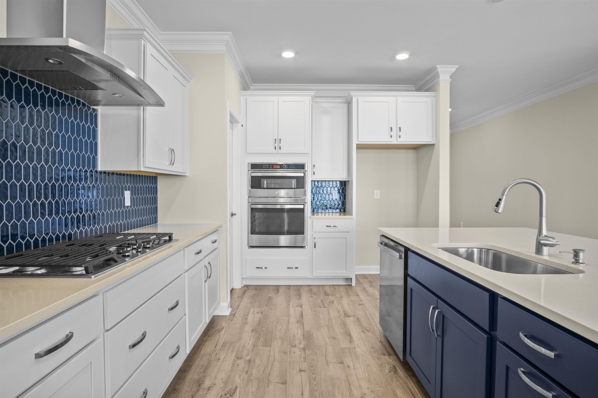 435 Starlit Way  Photo 5