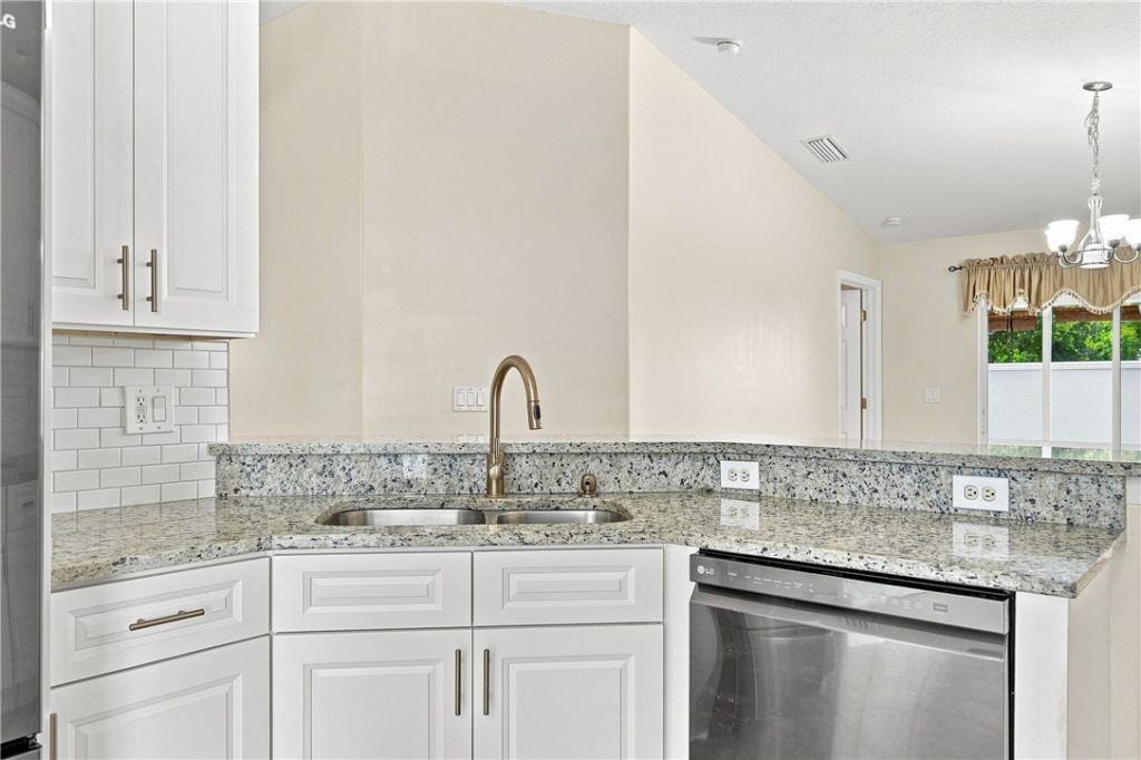 815 Greenleaf Circle, Vero Beach, FL 32960 Photo