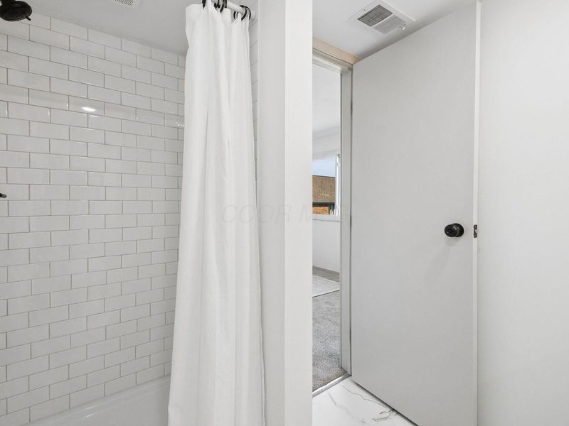 121 W Ticonderoga Drive, Unit G, Westerville, OH 43081 Photo 21