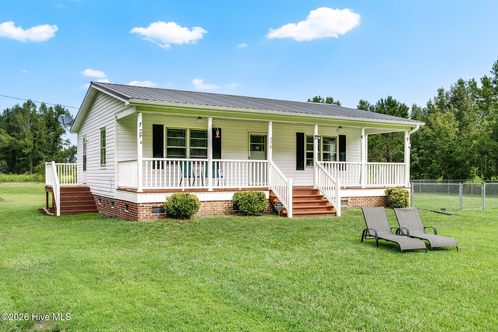 270 Bull Tail Road, Wallace, NC 28466 Main Photo