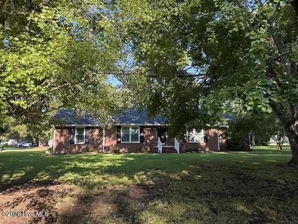 124 Rock Creek Drive S, Jacksonville, NC 28540