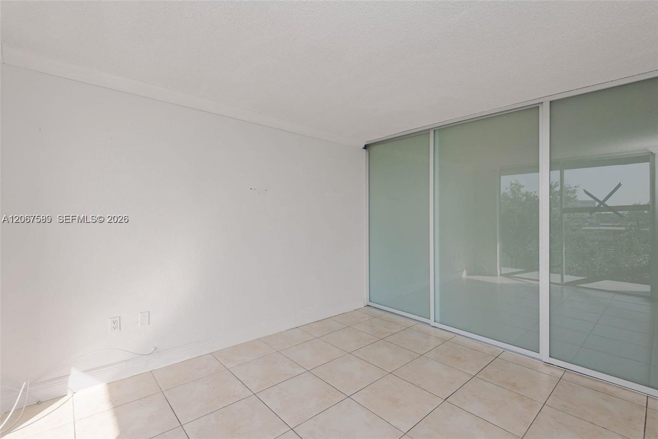 1805 Sans Souci Blvd, Unit 532, North Miami, FL 33181 Photo