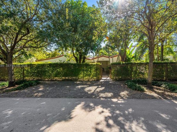 2400 Trapp Ave, Miami, FL 33133