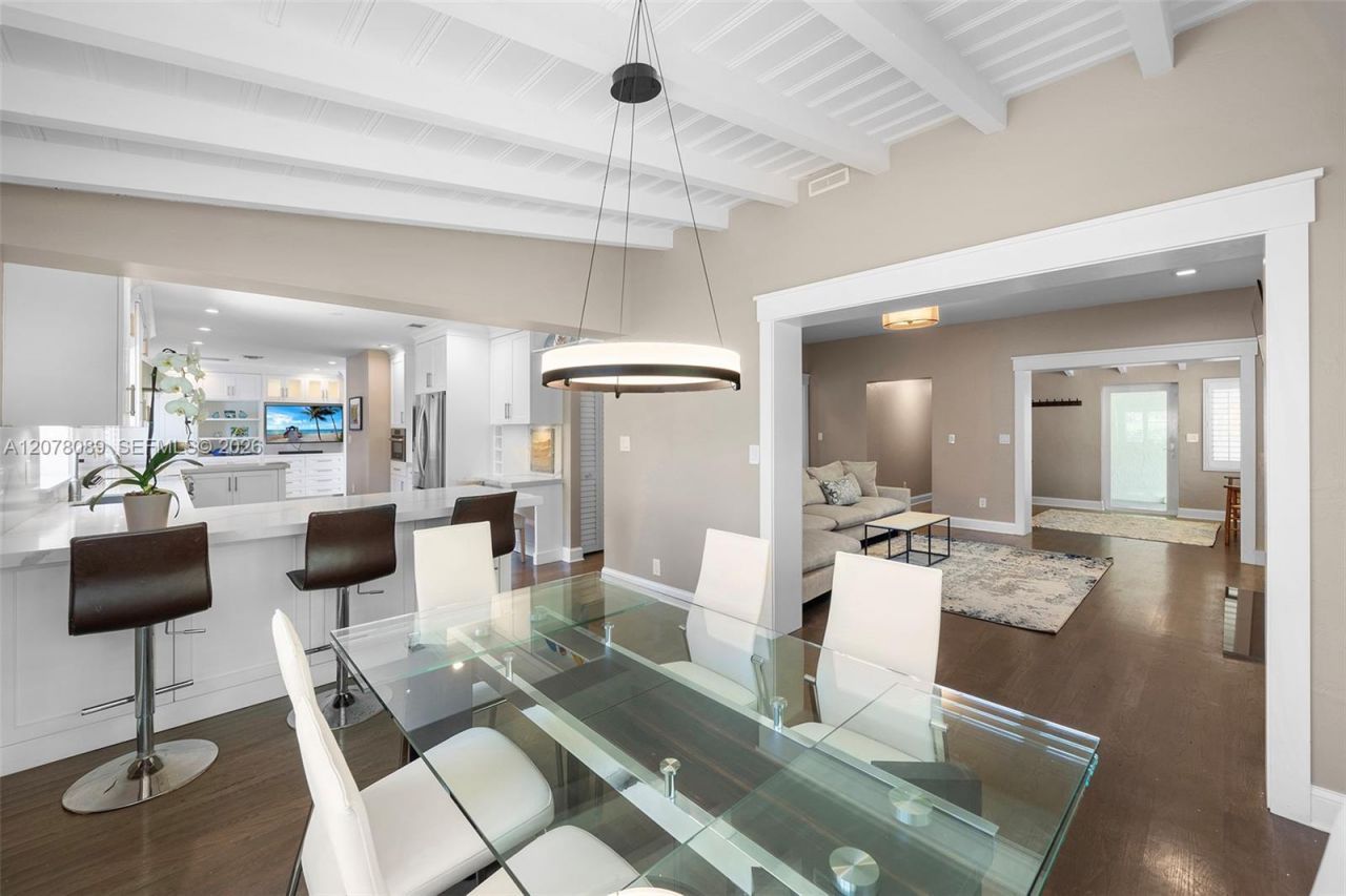2400 Trapp Ave, Miami, FL 33133 Photo