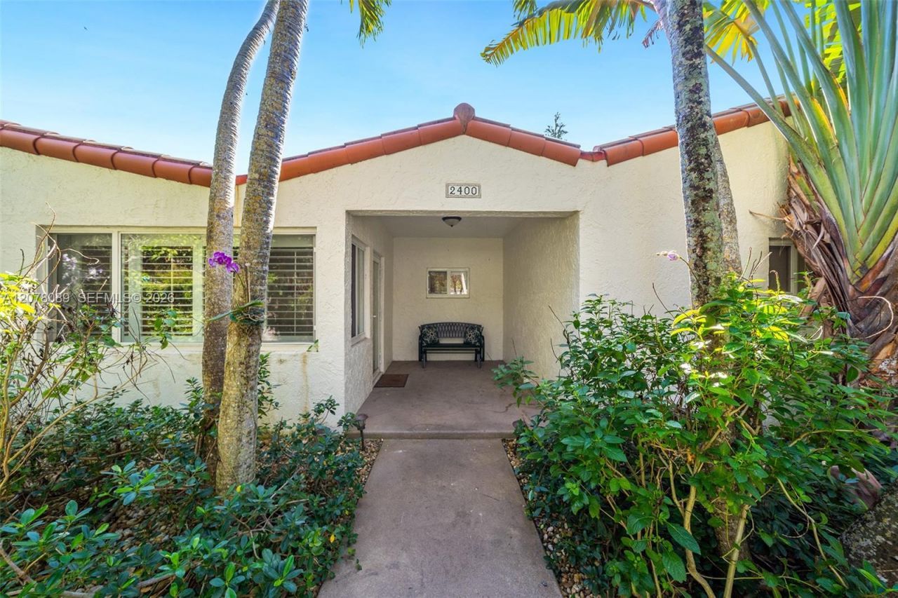 2400 Trapp Ave, Miami, FL 33133 Photo