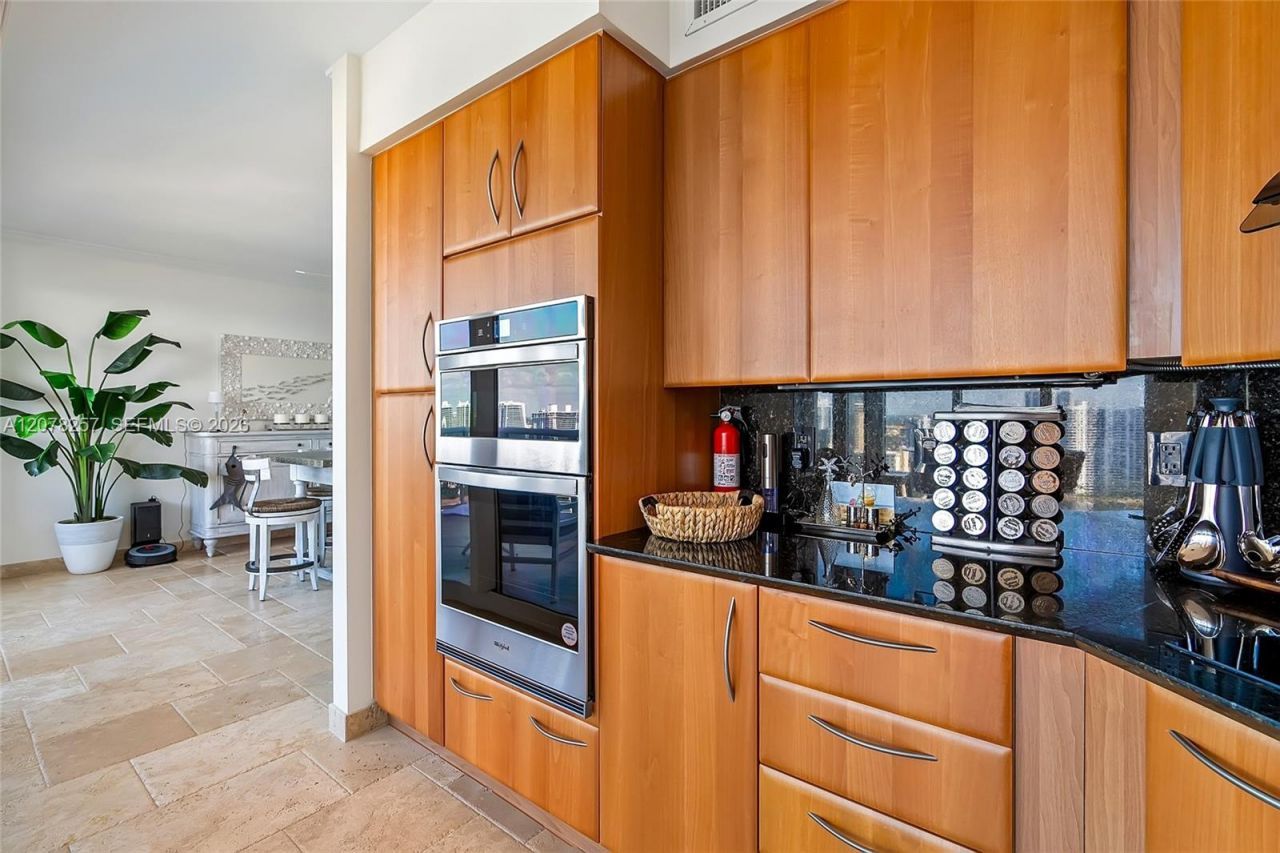 19111 Collins Ave , Unit 2705, Sunny Isles Beach, FL 33160 Photo