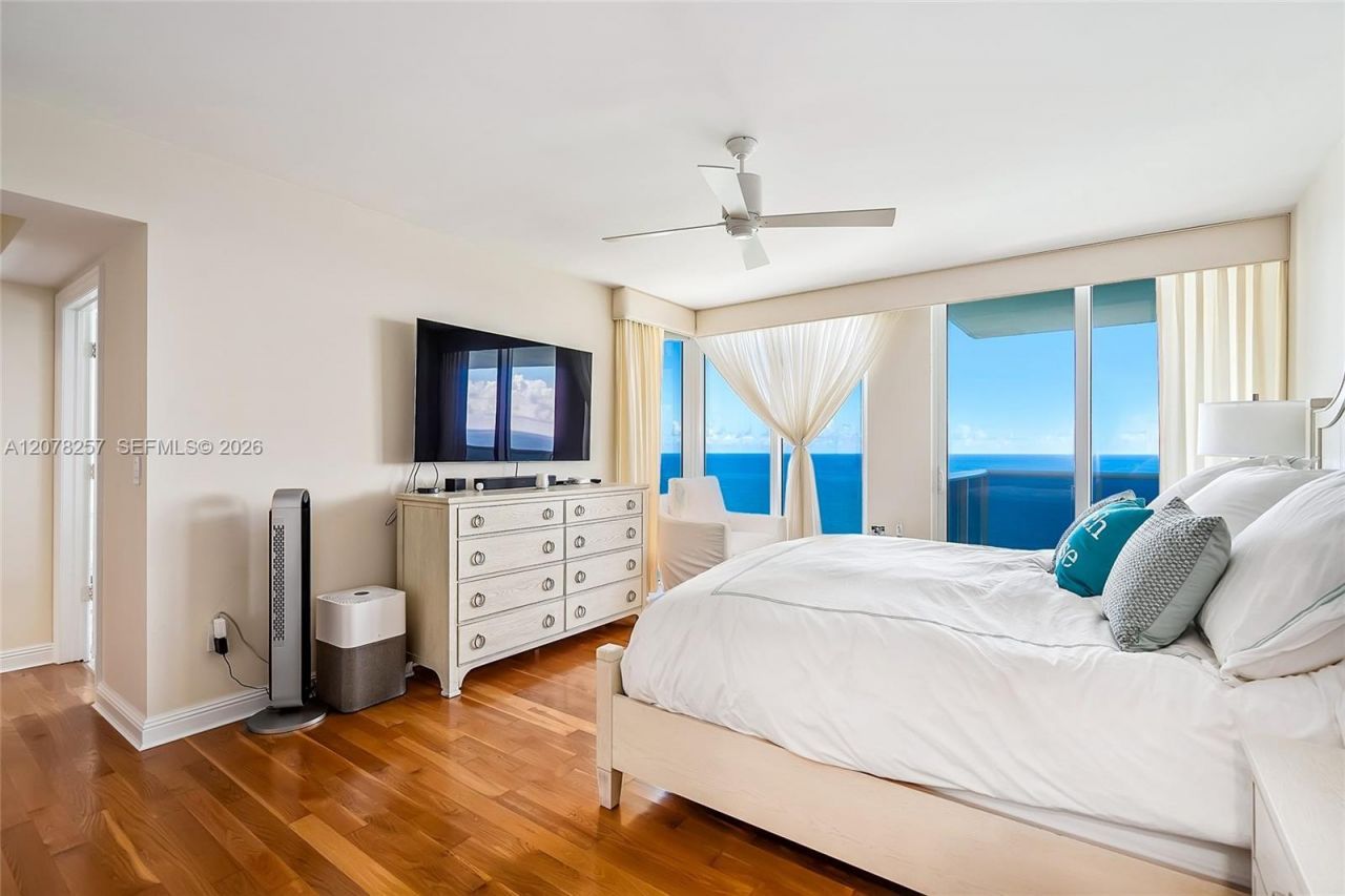 19111 Collins Ave , Unit 2705, Sunny Isles Beach, FL 33160 Photo