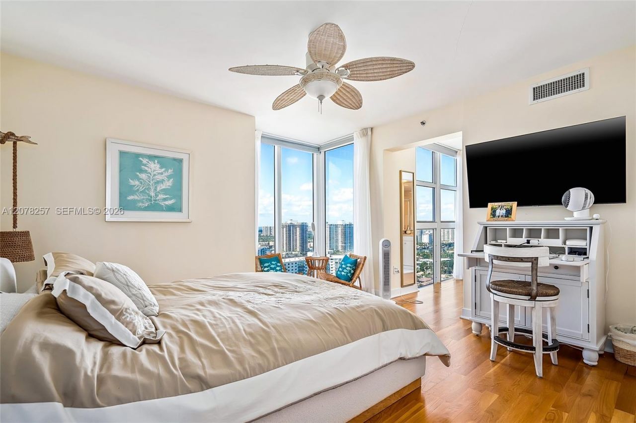 19111 Collins Ave , Unit 2705, Sunny Isles Beach, FL 33160 Photo