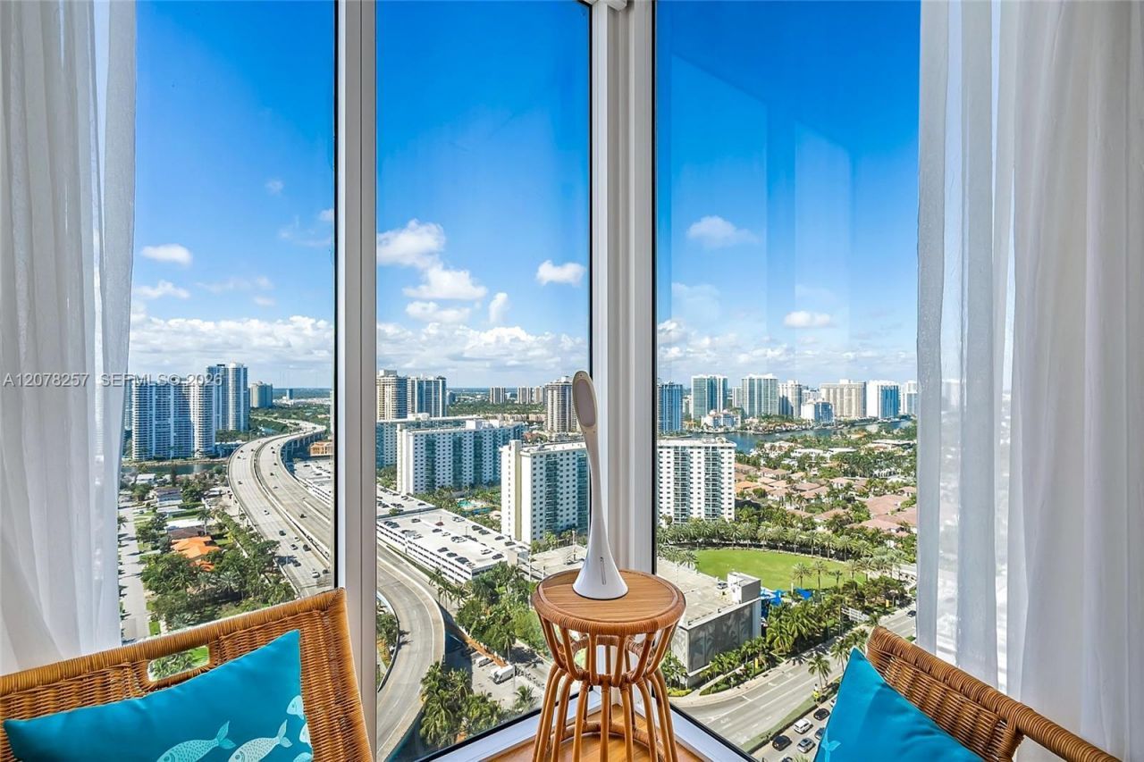19111 Collins Ave , Unit 2705, Sunny Isles Beach, FL 33160 Photo