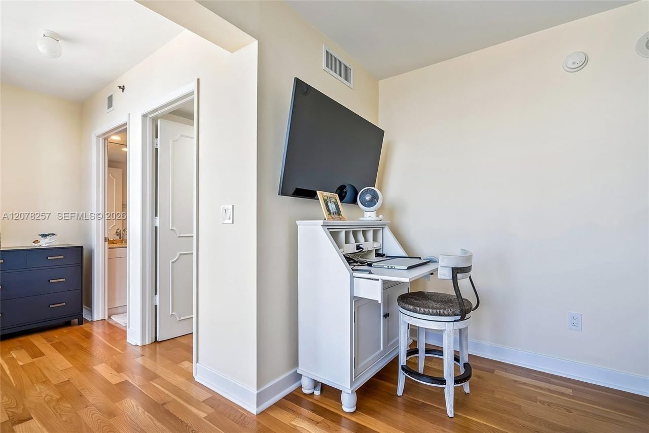 19111 Collins Ave , Unit 2705, Sunny Isles Beach, FL 33160 Photo